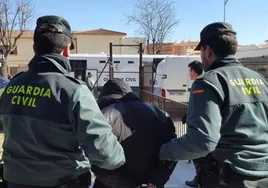 Detenidos un hombre y una mujer por robar  joyas y dinero en una vivienda de un pequeño pueblo de la Sierra Sur de Sevilla