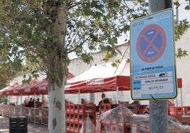 El Ayuntamiento habilita una zona para beber y con urinarios portátiles para la afición del Betis a 300 metros del Villamarín