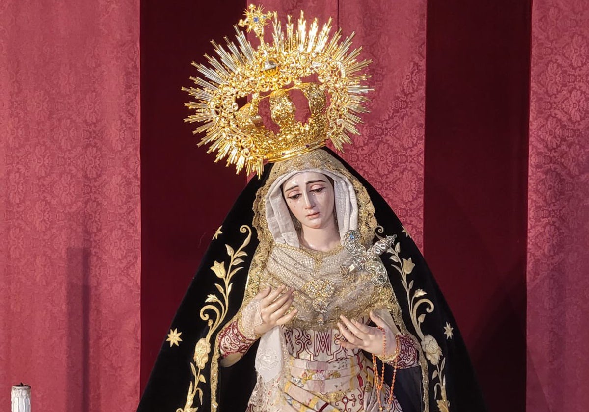 La Virgen de la Victoria con la saya de la Familia Morón