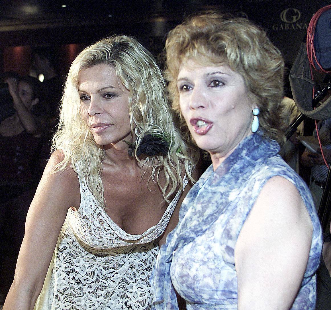 Momentos de la vida de la artista sevillana María Jiménez