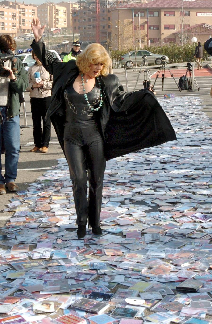 Momentos de la vida de la artista sevillana María Jiménez