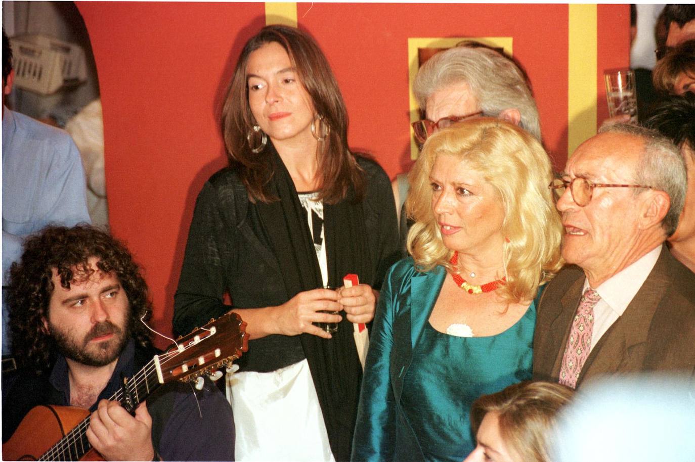 Momentos de la vida de la artista sevillana María Jiménez