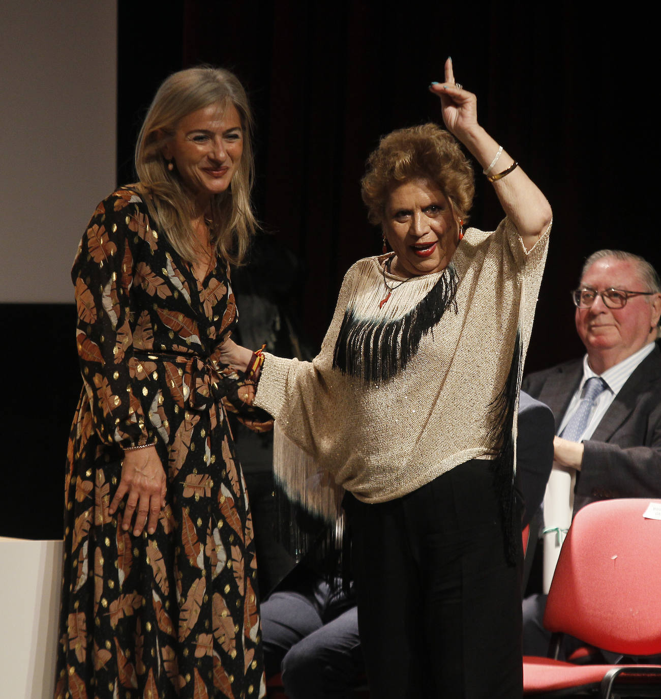 Momentos de la vida de la artista sevillana María Jiménez