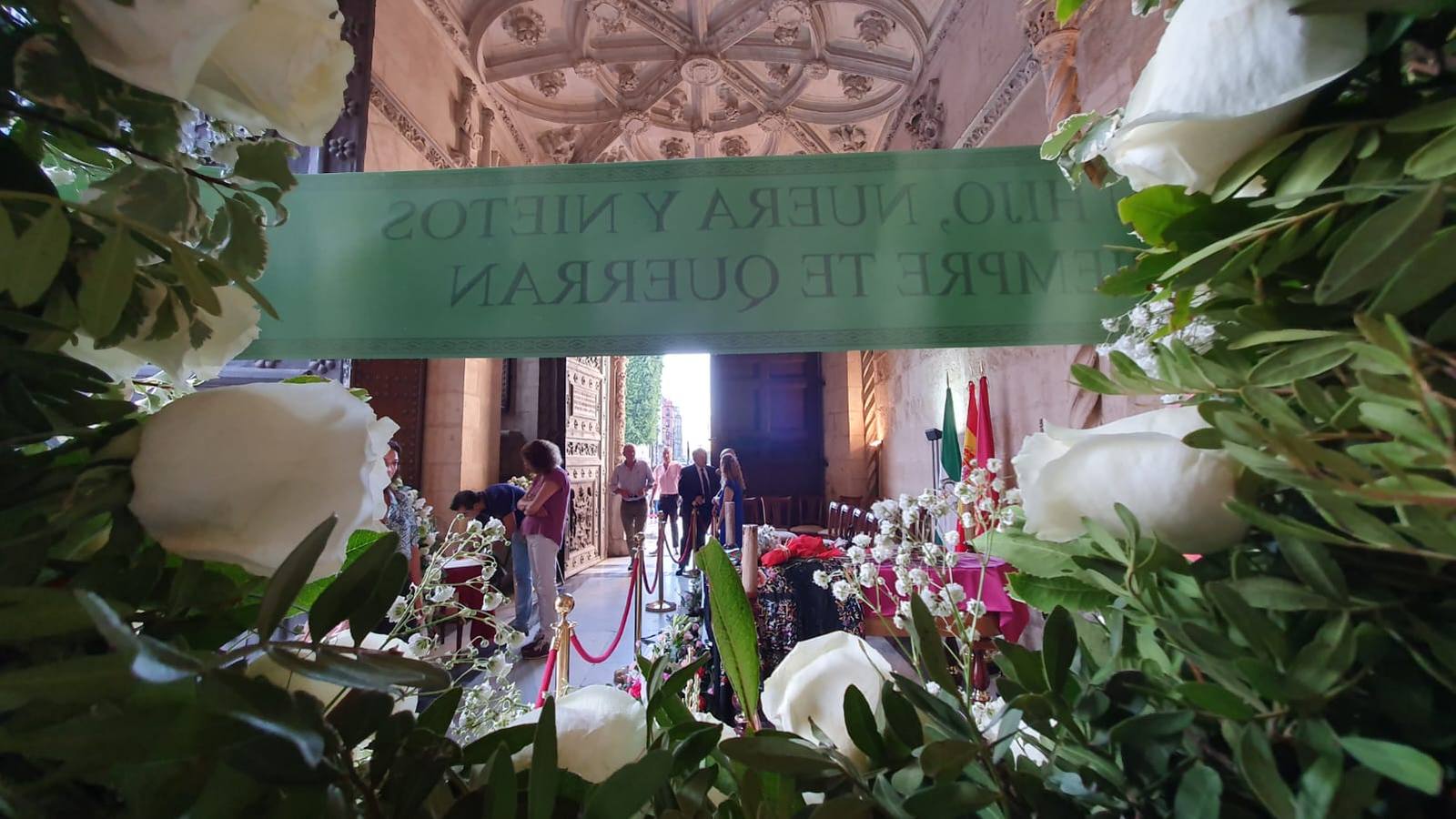 El último adiós a María Jiménez desde el Ayuntamiento de Sevilla hasta la parroquia de Santa Ana en Triana