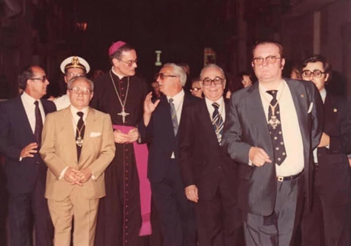 Día de la entrega de la bula pontificia por la coronación de la Esperanza de Triana