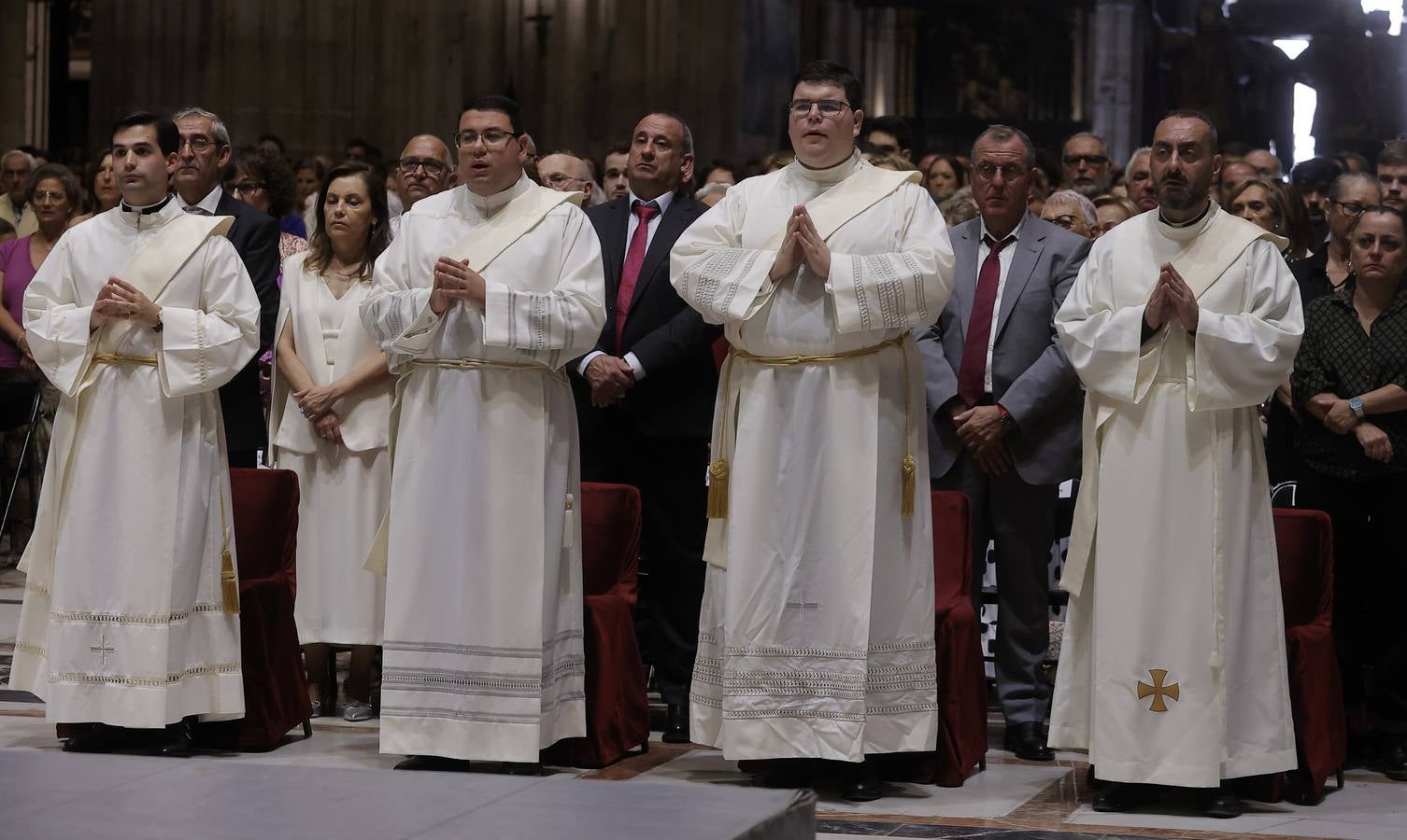 Liturgia de ordenación de nuevos sacerdotes en la Catedral