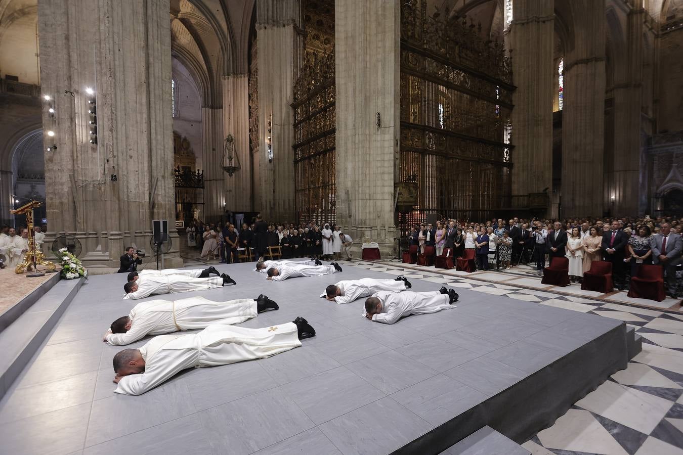Liturgia de ordenación de nuevos sacerdotes en la Catedral