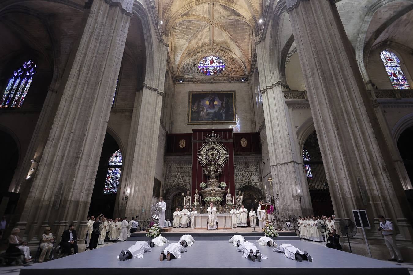 Liturgia de ordenación de nuevos sacerdotes en la Catedral