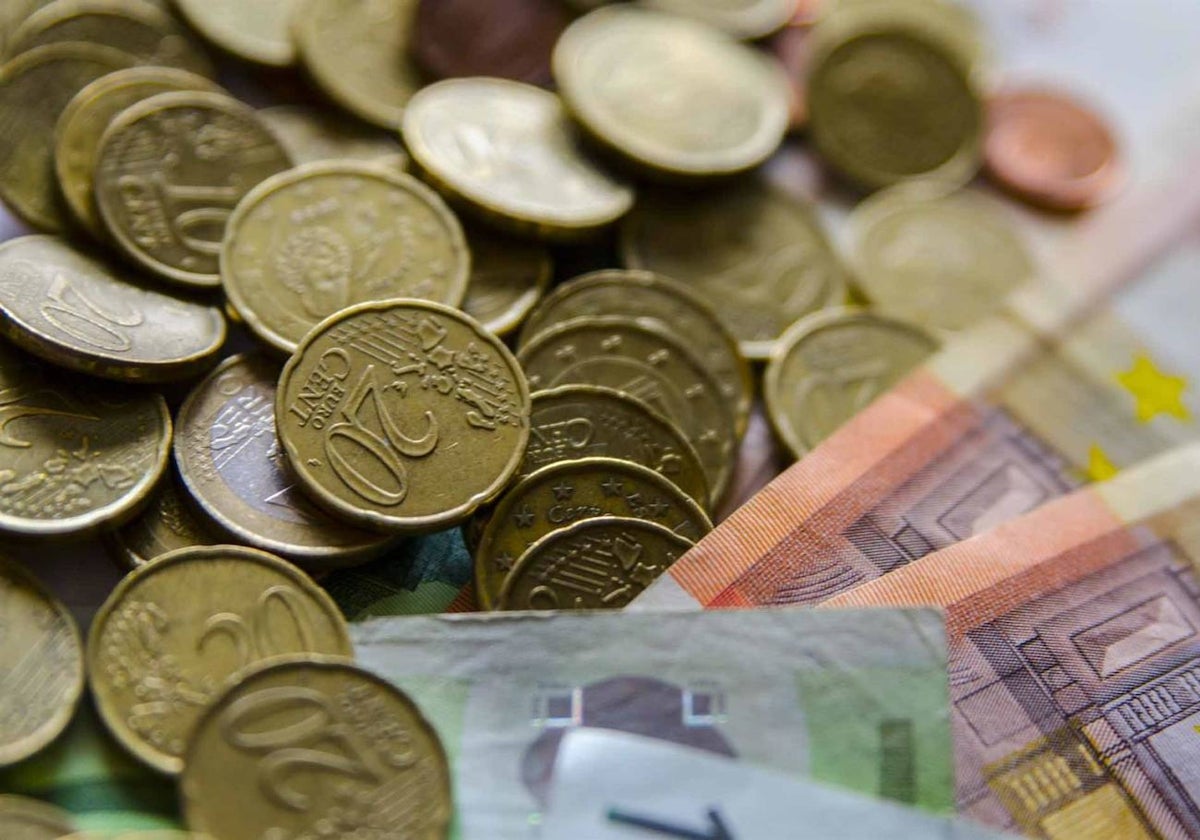 Dinero en efectivo en una imagen de archivo