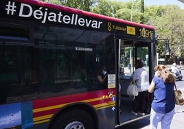 A finales de este año se podrá pagar con la tarjeta o el móvil en los autobuses de Tussam