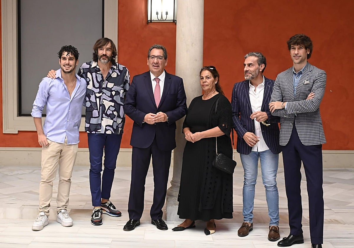Alberto Sellés, El Junco, Antonio Pulido, Aurora Vargas, Pedro el Granaíno y Manuel Lombo en la presentación de los Jueves Flamencos de Cajasol