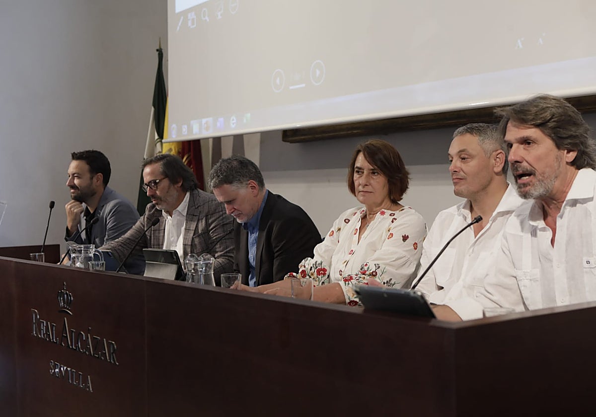 Los ponentes durante el acto celebrado en el Real Alcázar de Sevilla