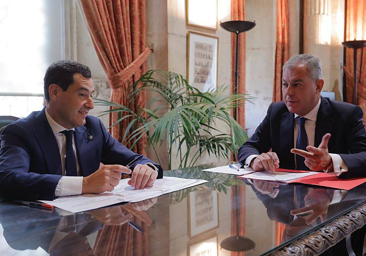 Encuentro entre el presidente de la Junta, Juanma Moreno, y el alcalde de Sevilla, José Luis Sanz