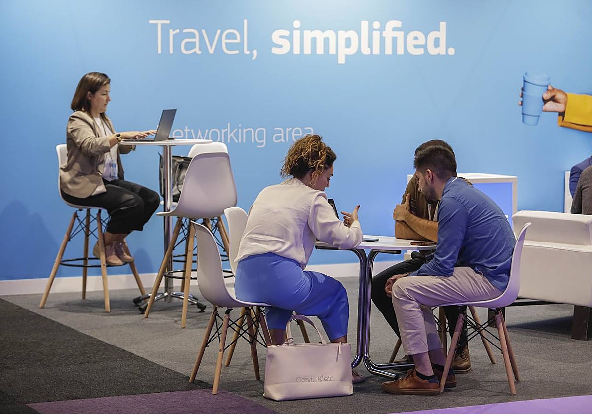 Las instalaciones de Fibes, en la inauguración del congreso internacional sobre el turismo que se celebra del 18 al 20 de octubre en Sevilla