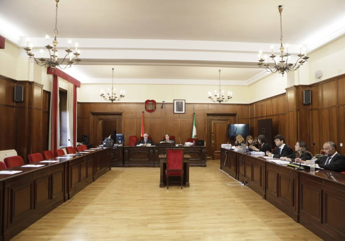 Visión de la sala antes del juicio con jurado sin el acusado por decisión de la magistrada