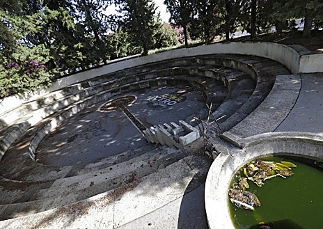 Imagen secundaria 1 - Aspecto ruinoso de la zona de la Puerta Barqueta de la Expo92