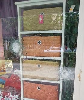 Imagen secundaria 2 - Un tiroteo frente a una discoteca de Sevilla Este se salda con un herido grave