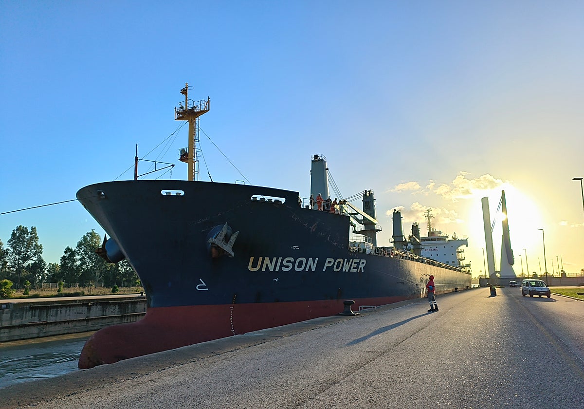 El Unison Power atracará en el Puerto de Sevilla