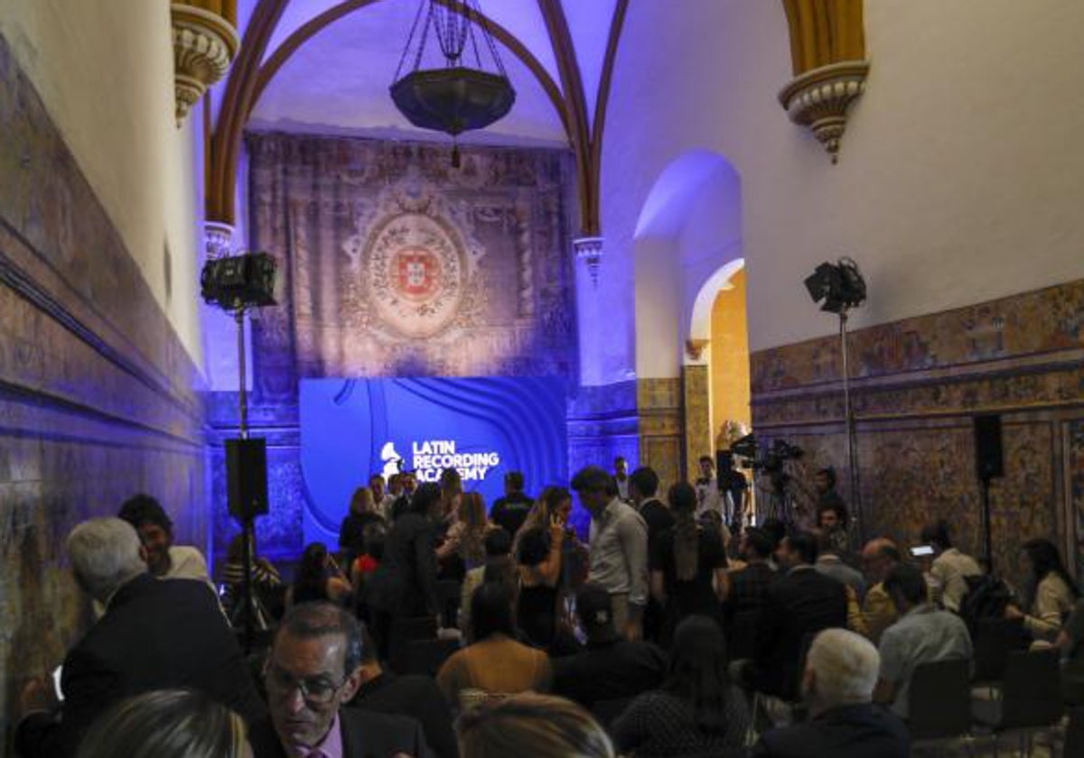 Salón de los Tapices del Alcázar de Sevilla durante la presentación de la sede de los Grammy Latinos de 2023