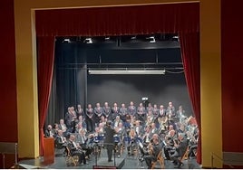 La versión original de 'Pasan los Campanilleros', por la Banda Municipal y el coro de la Soledad de Castilleja