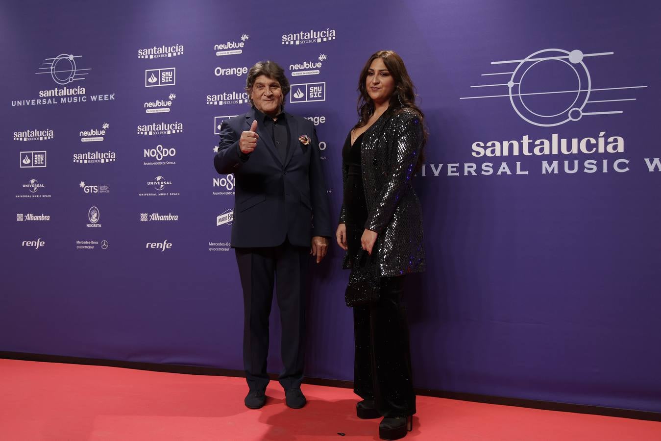 Muchos artistas acudieron a la Plaza de España para ver la gala 'El Flamenco es universal'