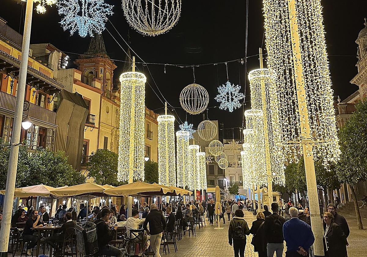 Prueba de la iluminación navideña de la Plaza del Salvador