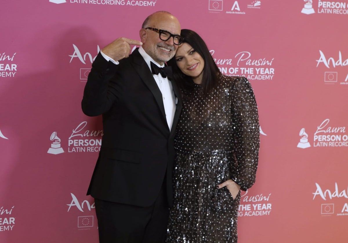 Laura Pausini junto a Manuel Abud, CEO de la Academia Latina de la Grabación