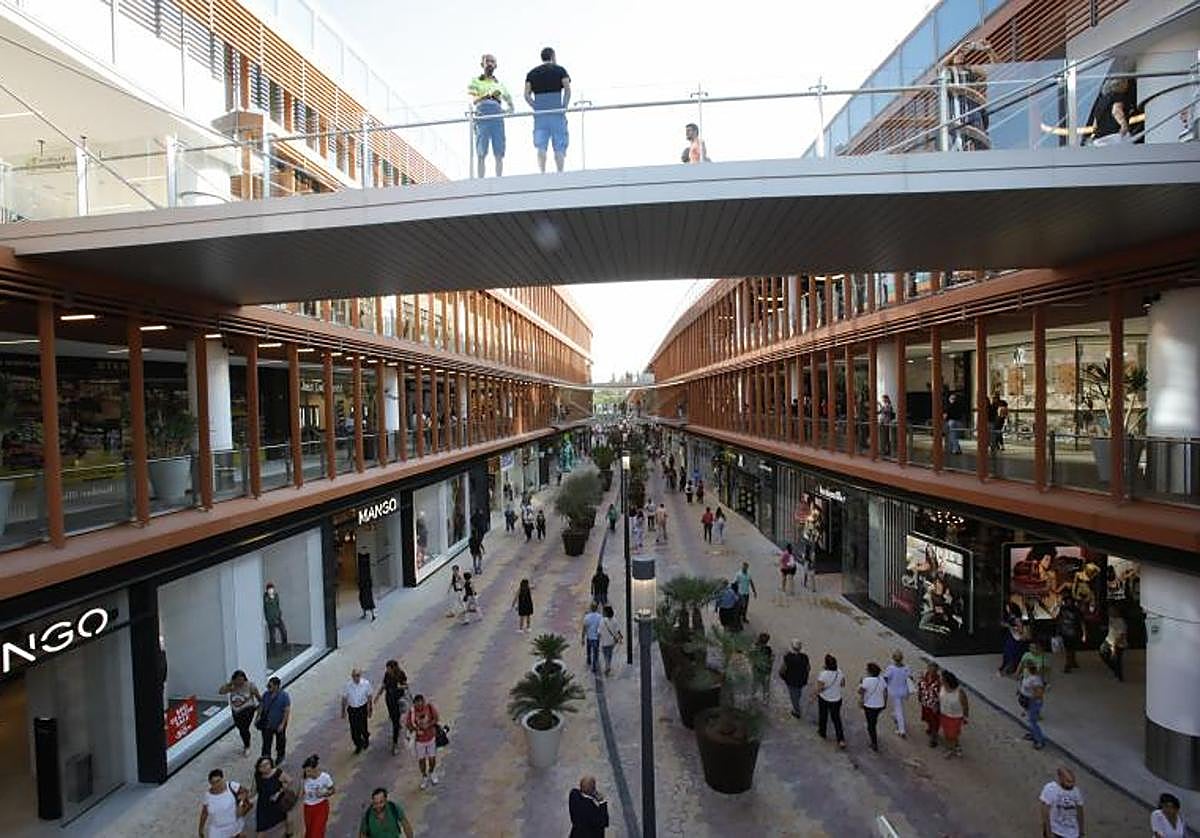 Imagen del centro comercial Torre Sevilla