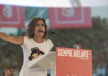 María Jesús Montero, la sevillana 'preferida' de Pedro Sánchez que lleva más de 20 años sin bajar del coche oficial