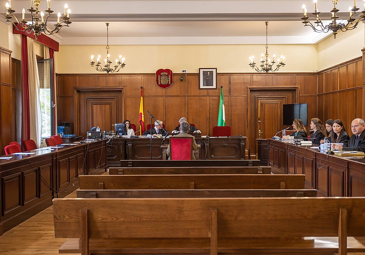 Imagen de archivo de un juicio con jurado en la Audiencia de Sevilla