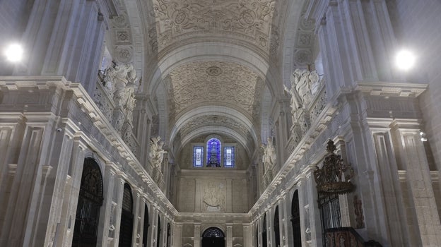 Vista de la nave desde el altar mayor