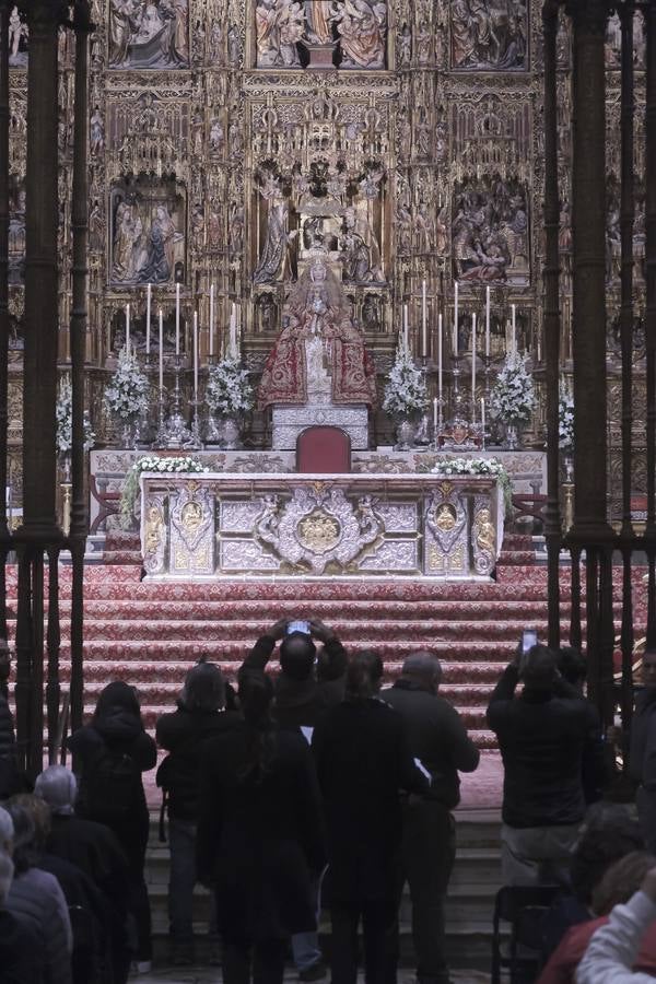 Apertura de la urna de San Fernando, misa y procesión de la espada en la Catedral de Sevilla con motivo de la festividad de San Clemente