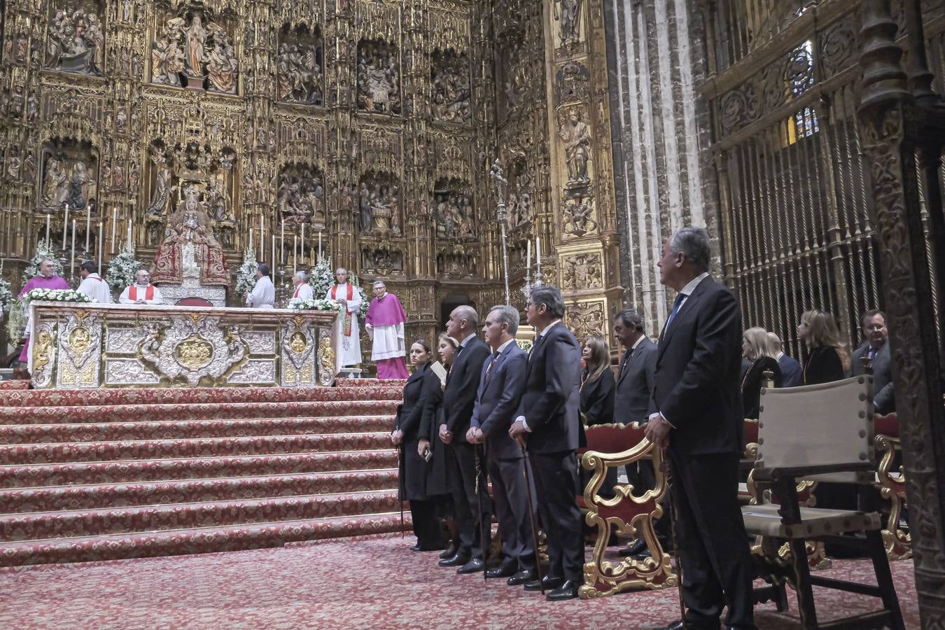 Apertura de la urna de San Fernando, misa y procesión de la espada en la Catedral de Sevilla con motivo de la festividad de San Clemente