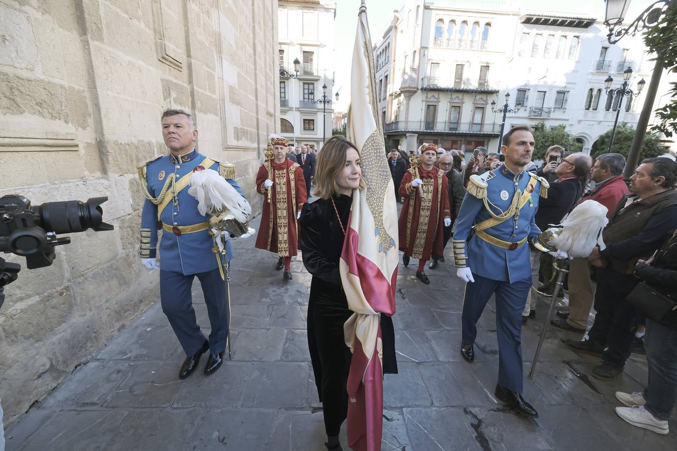 Apertura de la urna de San Fernando, misa y procesión de la espada en la Catedral de Sevilla con motivo de la festividad de San Clemente