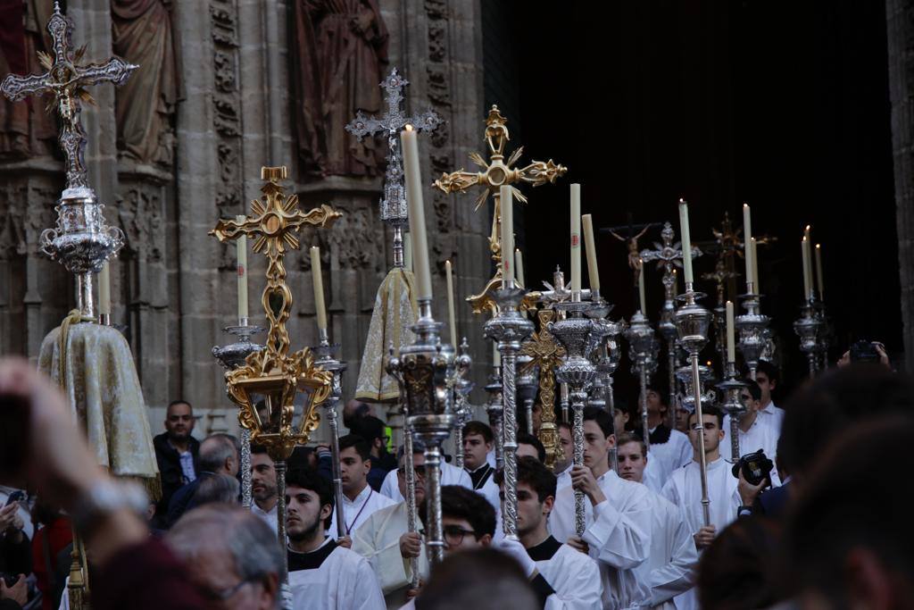 La procesión extraordinaria de la Virgen de Valme y San Fernando recorre Sevilla