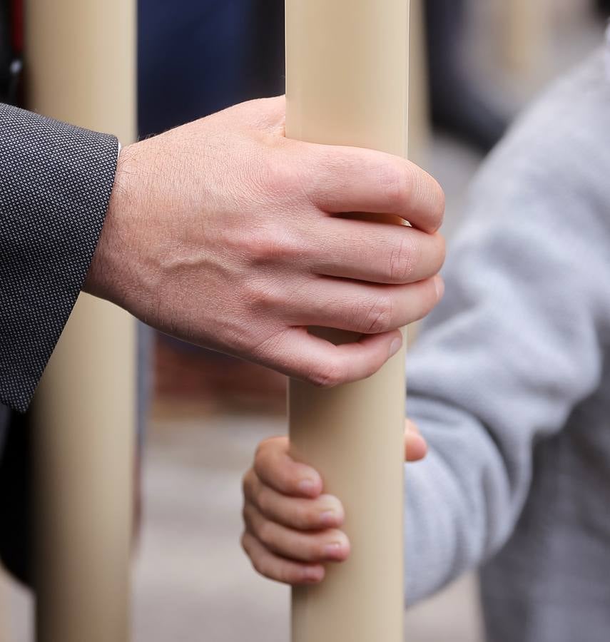 La Virgen del Patrocinio recorre las calles del barrio sevillano de Triana