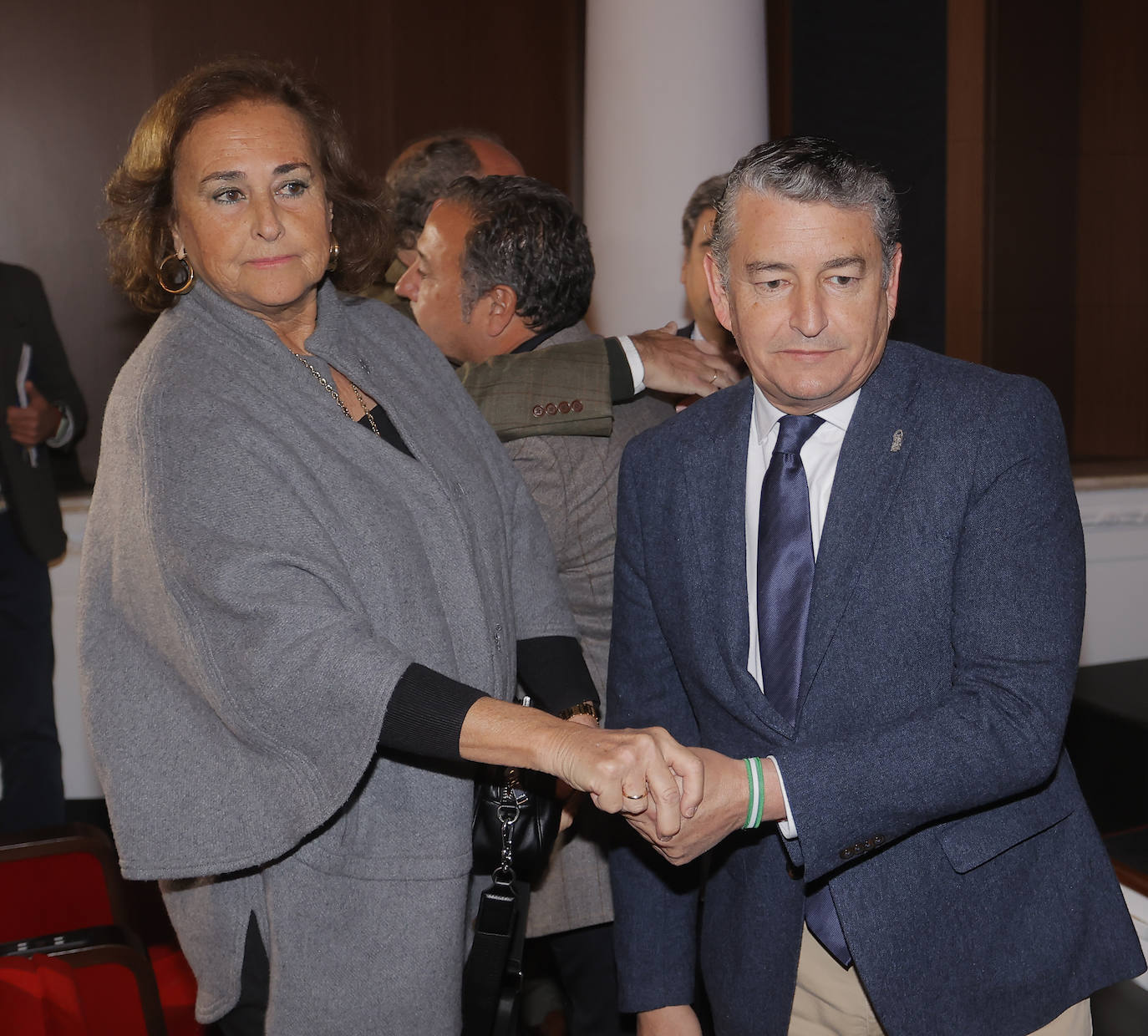 Carmen Tello y Antonio Sanz en la presentación del libro fotográfico del diestro