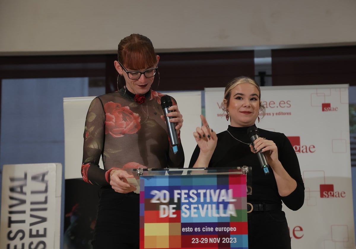 Un momento de la lectura de las candidaturas de los premios que otorga Asecan el próximo 15 de diciembre