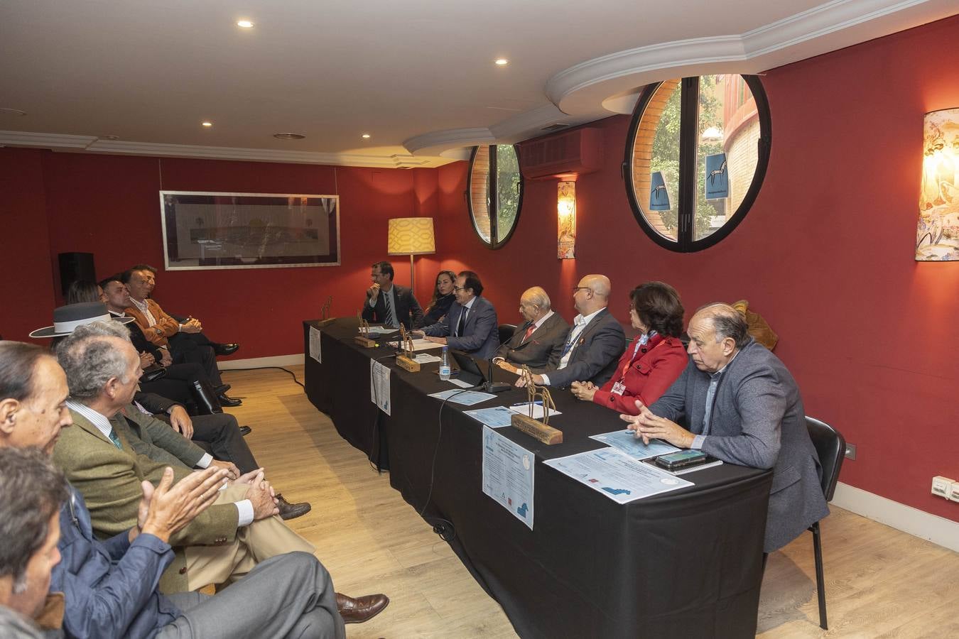 Multitud de actividades atraen cada día a los aficionados al mundo del caballo 