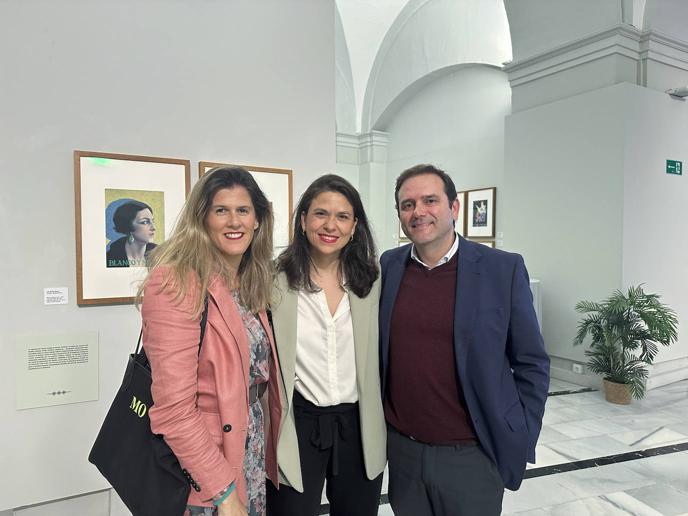 Mónica Osborne, Cristina González y Anselmo Presencio