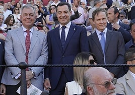 José Luis Sanz se cruza al pitón contrario