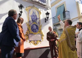Inauguran un nuevo retablo cerámico a la memoria del Padre Arias, mártir asuncionista de Cantillana