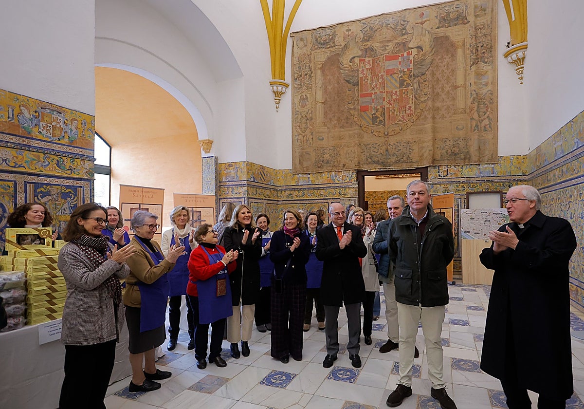 El arzobispo, monseñor José Ángel Saiz Meneses, y el alcalde de Sevilla, José Luis Sanz, a su llegada