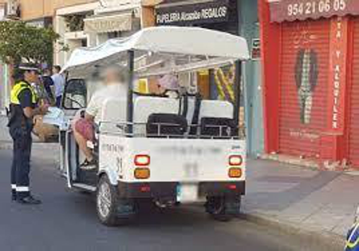 Uno de los tuk tuk denunciados en Sevilla