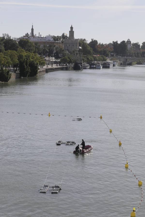 Preparación del espectáculo junto al río Guadalquivir