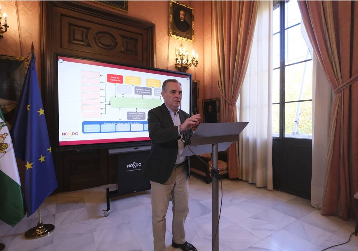 Juan Bueno ha ofrecido este martes una rueda de prensa para presentar el nuevo sistema de gestión del gasto local