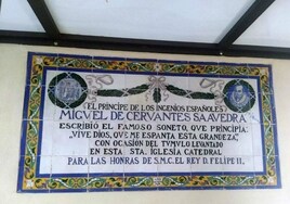 El Ayuntamiento aprueba un catálogo de protección de las lápidas cervantinas y las placas de Olavide