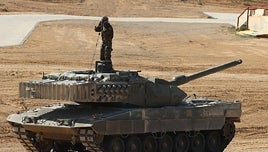 La fábrica de Santa Bárbara en Sevilla pondrá a punto carros Leopard que España enviará a Ucrania
