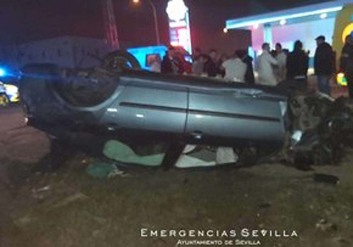 Coche que tuvo el accidente en Sevilla