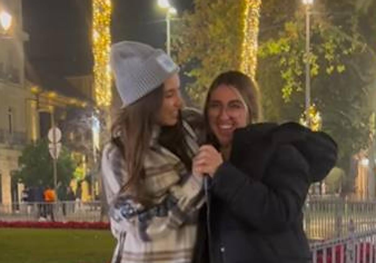 En vídeo: India Martínez sorprende a una cantante callejera en Sevilla